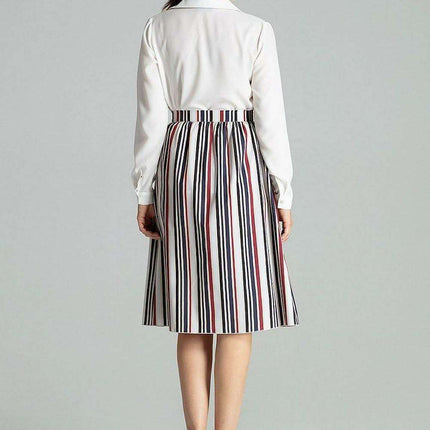 Chic Floral Pleated Midi Skirt with Elegant Gold Buckle Detail - Très Elite
