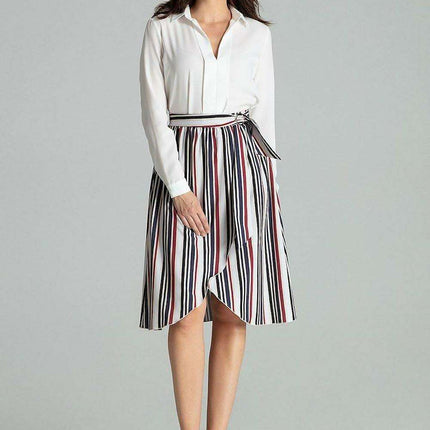 Chic Floral Pleated Midi Skirt with Elegant Gold Buckle Detail - Très Elite