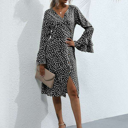 Chic Floral Print French Dress with Elegant Split Sleeves - Très Elite