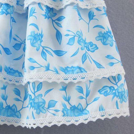 Chic Floral Tiered V-Neck Skirt with European Flair - Très Elite