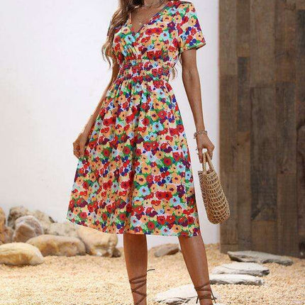 Chic Floral V-Neck Dress for Effortless Summer Style - Très Elite
