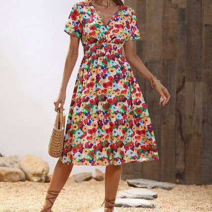 Chic Floral V-Neck Dress for Effortless Summer Style - Très Elite