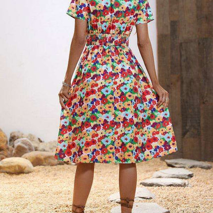 Chic Floral V-Neck Dress for Effortless Summer Style - Très Elite