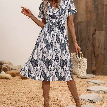 Chic Floral V-Neck Summer Dress for Effortless Style - Très Elite