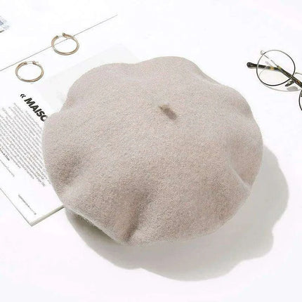 Chic French Wool Beret - A Touch of Timeless Elegance - Très Elite