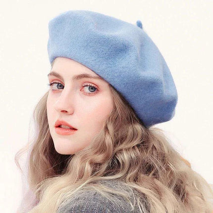 Chic French Wool Beret - A Touch of Timeless Elegance - Très Elite