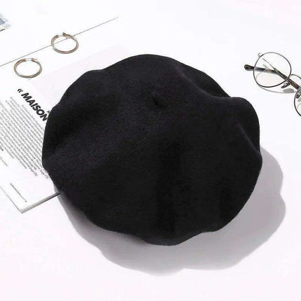 Chic French Wool Beret - A Touch of Timeless Elegance - Très Elite