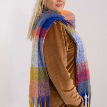 Chic Fringed Plaid Wrap for Stylish Warmth - Très Elite