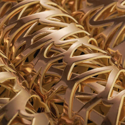 Chic Golden Leaf Dining Mat: Elegant Heat-Resistant Table Protector & Stylish Accent - Très Elite