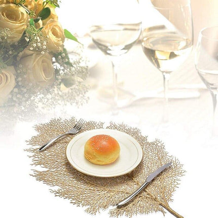Chic Golden Leaf Dining Mat: Elegant Heat-Resistant Table Protector & Stylish Accent - Très Elite
