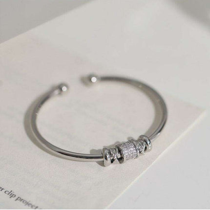 Chic Gothic Elegance: French-Inspired High Sense Cuff Bracelet for Fashion-Forward Women - Très Elite