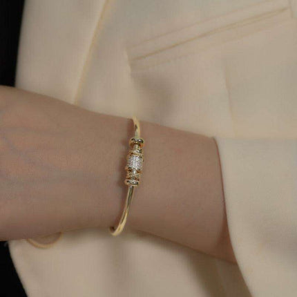 Chic Gothic Elegance: French-Inspired High Sense Cuff Bracelet for Fashion-Forward Women - Très Elite