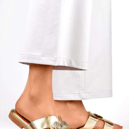 Chic Heart Embellished Sandals - Très Elite