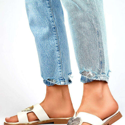 Chic Heart Embellished Sandals - Très Elite