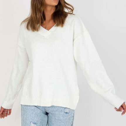 Chic Heart Neckline Sweater for Effortless Style Wardrobe - Très Elite