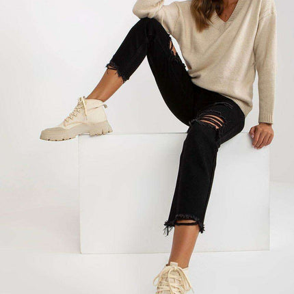 Chic Heart Neckline Sweater for Effortless Style Wardrobe - Très Elite