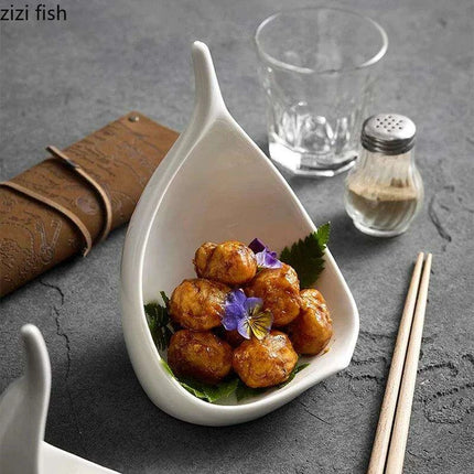 Chic Irregular Shaped Ceramic Plate Collection for Elevated Dining - Très Elite