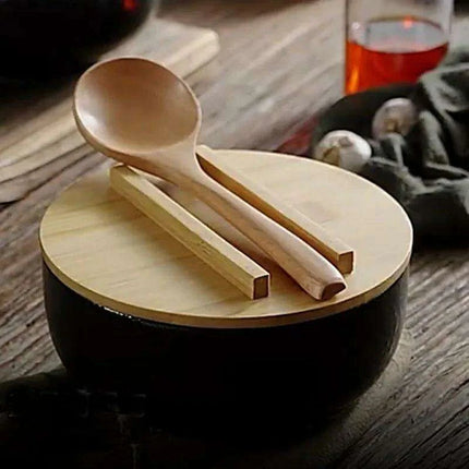 Chic Japanese Ceramic Noodle Bowl Set with Spoon and Chopsticks for Exquisite Dining Experience - Très Elite
