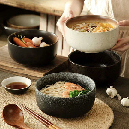 Chic Japanese Ceramic Noodle Bowl Set with Spoon and Chopsticks for Exquisite Dining Experience - Très Elite