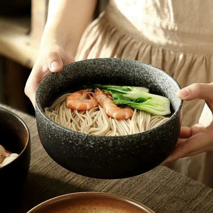 Chic Japanese Ceramic Noodle Bowl Set with Spoon and Chopsticks for Exquisite Dining Experience - Très Elite