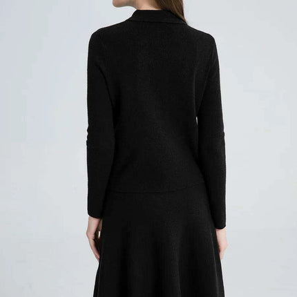 Chic Knit Collar Sweater with Elegant Gold Button Embellishments - Très Elite