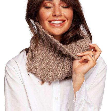 Chic Knit Infinity Scarf for Stylish Winter Warmth - Très Elite