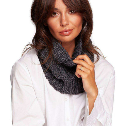 Chic Knit Infinity Scarf for Stylish Winter Warmth - Très Elite