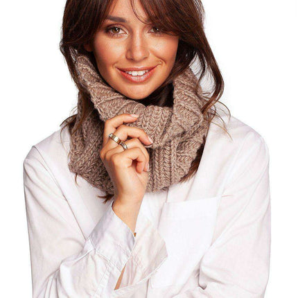 Chic Knit Infinity Scarf for Stylish Winter Warmth - Très Elite