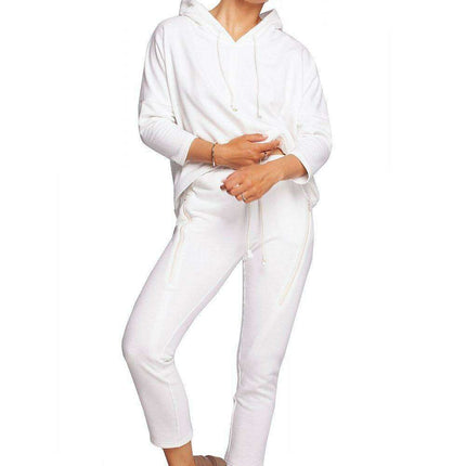 Chic Knit Joggers with Eye-Catching Zip Details - Très Elite
