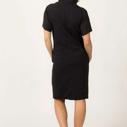 Chic Knit Turtleneck Dress with Functional Pockets - Très Elite