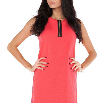 Chic Knitted Zip-Up Dress with Trendy Zipper Accents