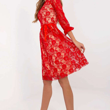 Chic Lace Evening Dress with Adjustable Waist Sash - Très Elite