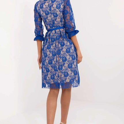 Chic Lace Evening Dress with Adjustable Waist Sash - Très Elite