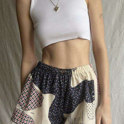 Chic Lace-Infused Shorts for Fashionable Spring-Summer Looks