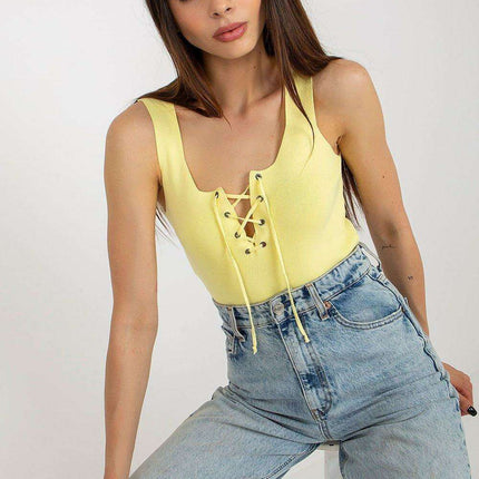 Chic Lace-Trimmed Summer Top - Très Elite
