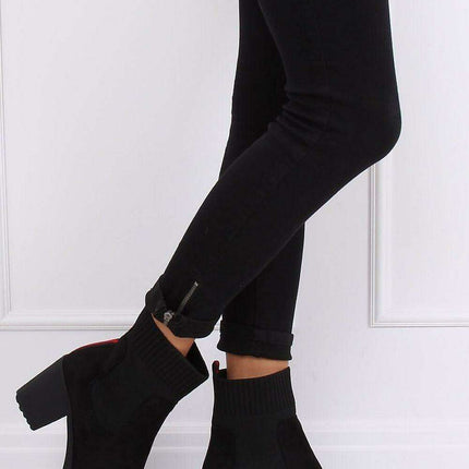 Chic Leopard Print Heel Boots Model 135821 - Très Elite