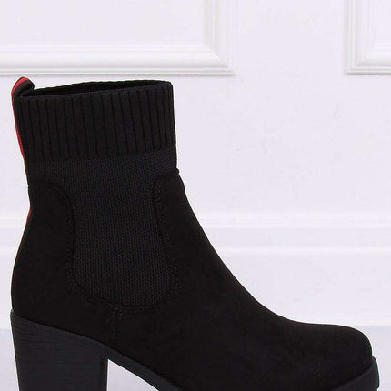 Chic Leopard Print Heel Boots Model 135821 - Très Elite