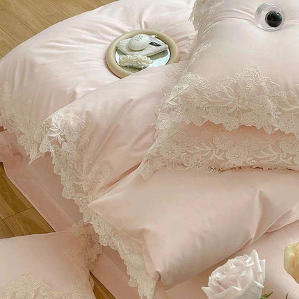 Chic Light Pink Lace Embroidered Royal Quilt Set - Luxurious Egyptian Cotton Duvet Cover with Matching Bed Sheet & Pillowcases in Korean Design - Très Elite