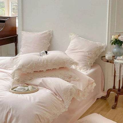 Chic Light Pink Lace Embroidered Royal Quilt Set - Luxurious Egyptian Cotton Duvet Cover with Matching Bed Sheet & Pillowcases in Korean Design - Très Elite