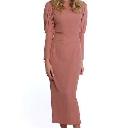 Chic Midi Dress with Stylish Accents - Très Elite