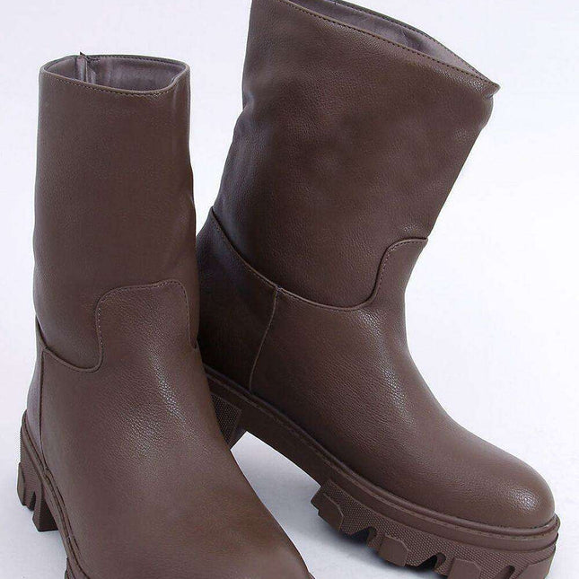 Chic Organic Leather Boots for Modern Women - Model 172871