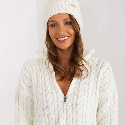 Chic Parisian Plaid Pom Pom Winter Beanie For Women - Très Elite