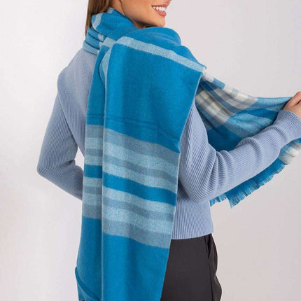 Chic Plaid Winter Scarf - Très Elite