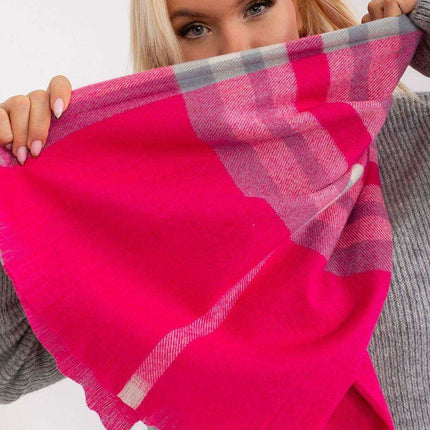 Chic Plaid Winter Scarf - Très Elite