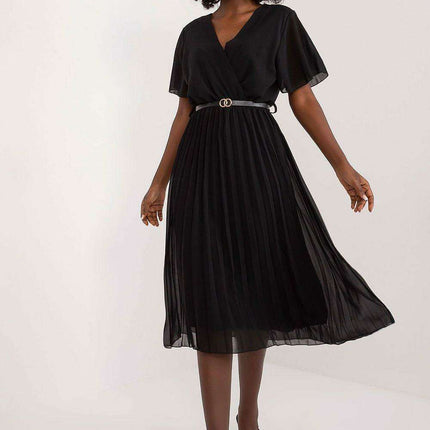 Chic Pleated Midi Dress For Effortless Elegance Everyday - Très Elite
