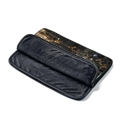Chic Protection Laptop Sleeve - Stylish Armor for Your Device - Très Elite