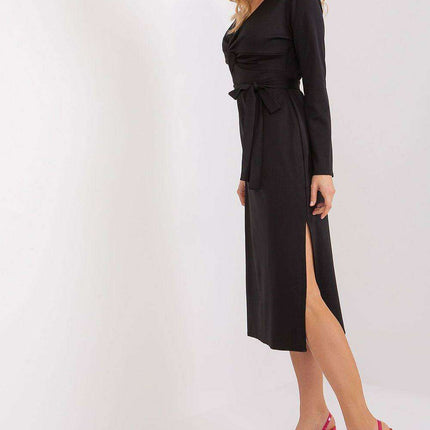 Chic Ribbed Daydress with Alluring Heart Neckline and Stylish Accents - Très Elite