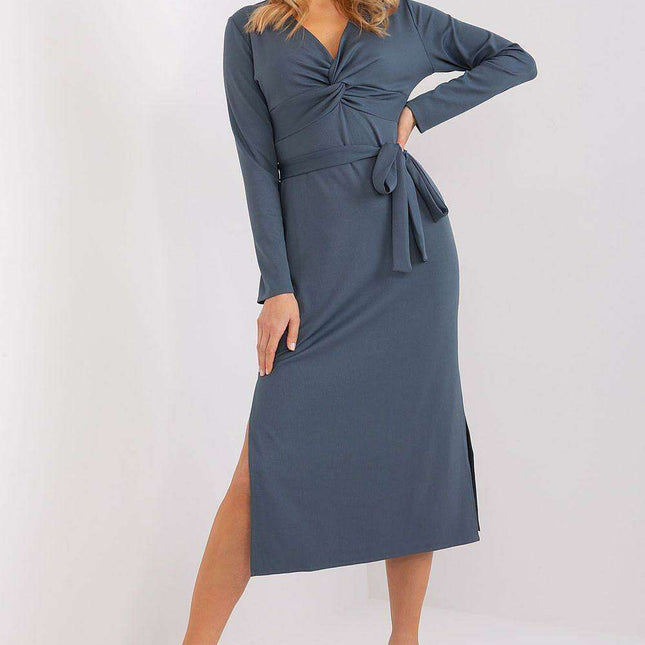 Chic Ribbed Daydress with Alluring Heart Neckline and Stylish Accents
