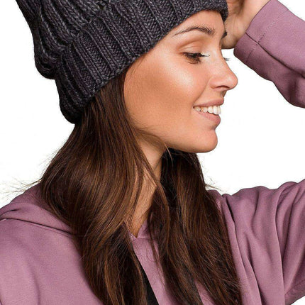 Chic Ribbed Knit Beanie for Winter Comfort - Très Elite