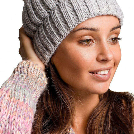 Chic Ribbed Knit Beanie for Winter Comfort - Très Elite
